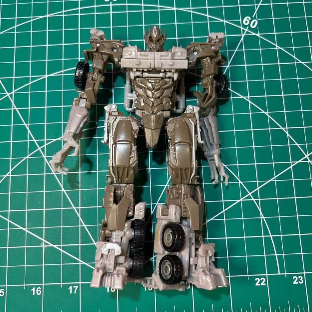 MEGATRON Incomplete Transformers Dark of the Moon Hasbro DOTM 2011 Voyager Class